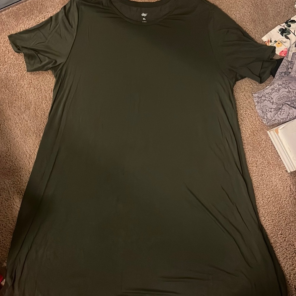 Cute flattering olive green flowy dress